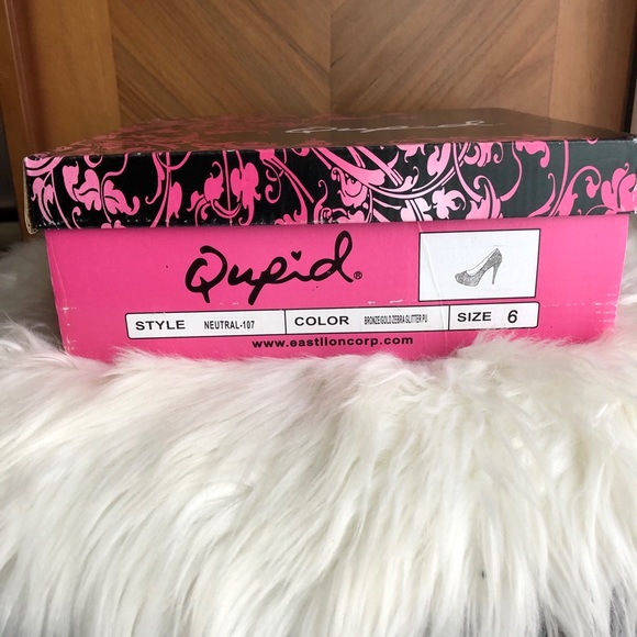 🥳HOST PICK🥳Qupid Bronze/Gold Zebra Glitter Heels - Picture 5 of 5